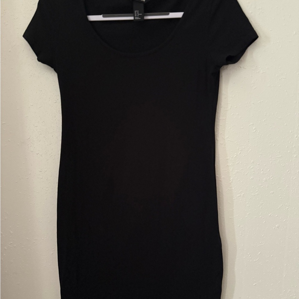 Classic Black Scoop Neck Bodycon Dress